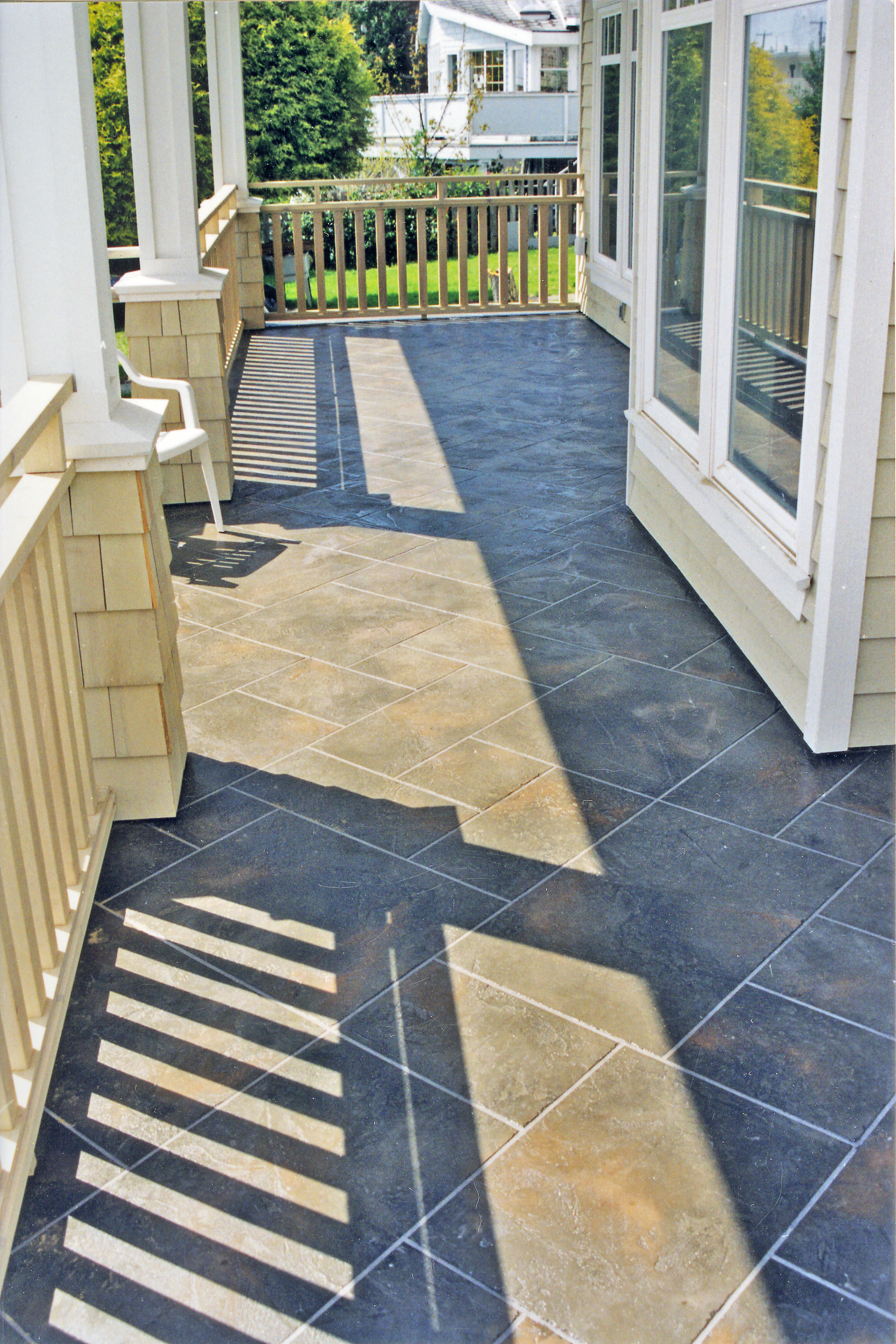 Porch with dark blue-grey slate tile
