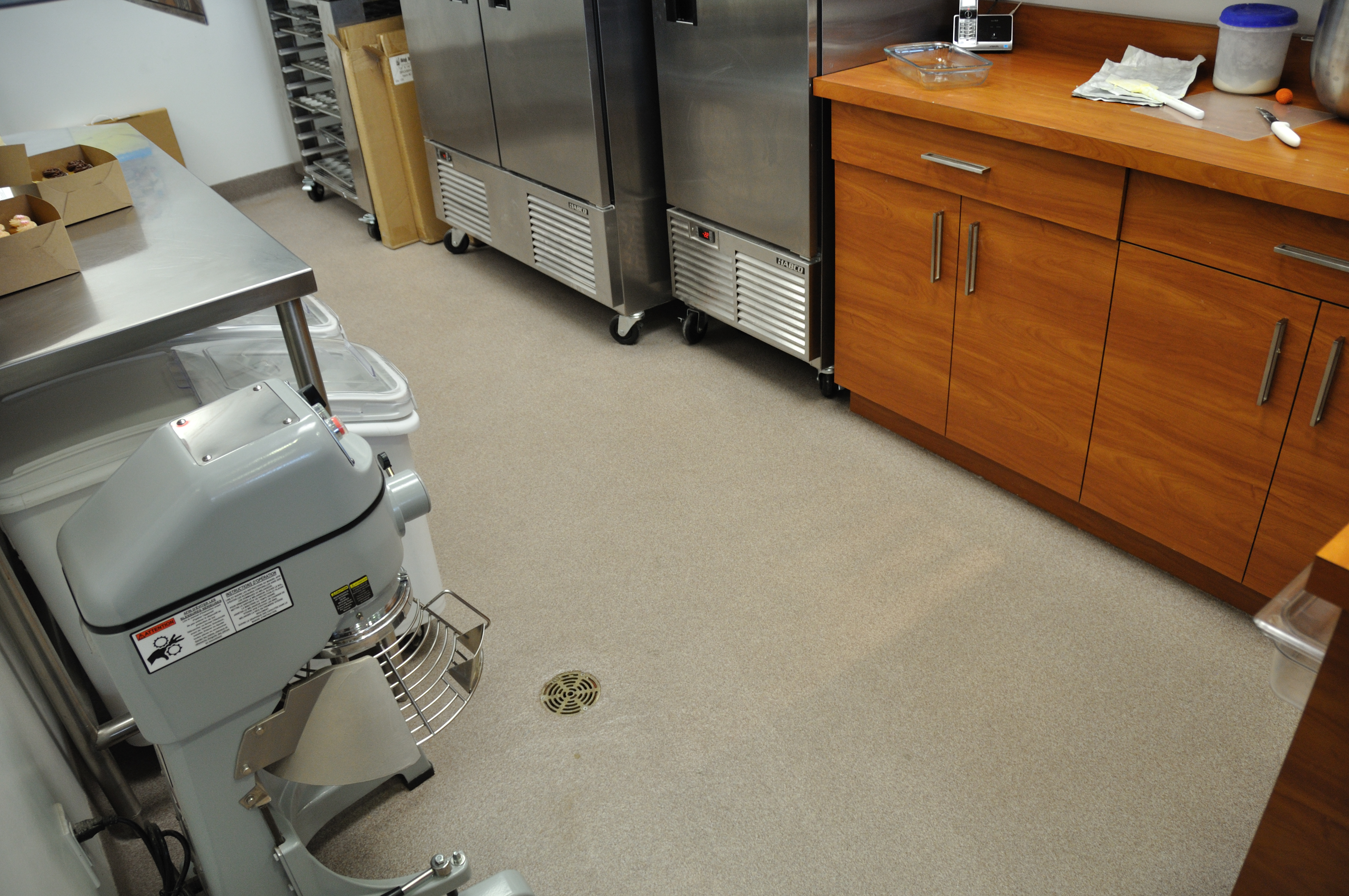 Commercial bakery with seamless quartz floor